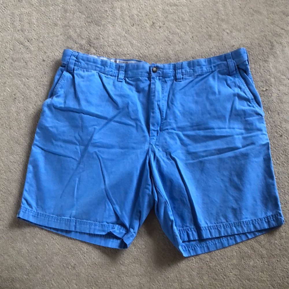 Men’s Izod saltwater shorts, size 46 (9” long) good condition